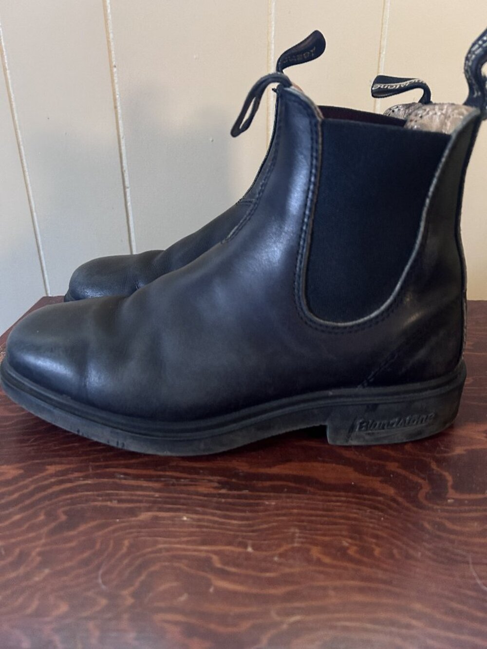 Womens Blundstones - size 7.5CDN